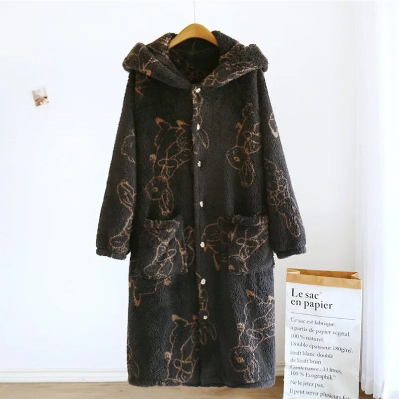 Robe de chambre noire avec motifs de lapins pour homme
