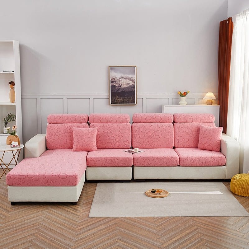 Texture polaire douce et motif floral sur coussin de salon