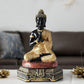 Vue de profil d'une statue Bouddha dorée Anjali-Mudra