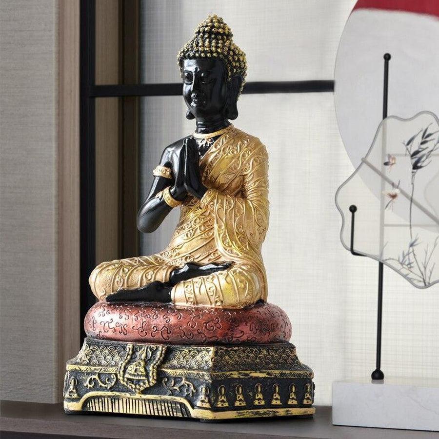 Gros plan sur les mains jointes d'un Bouddha Anjali-Mudra