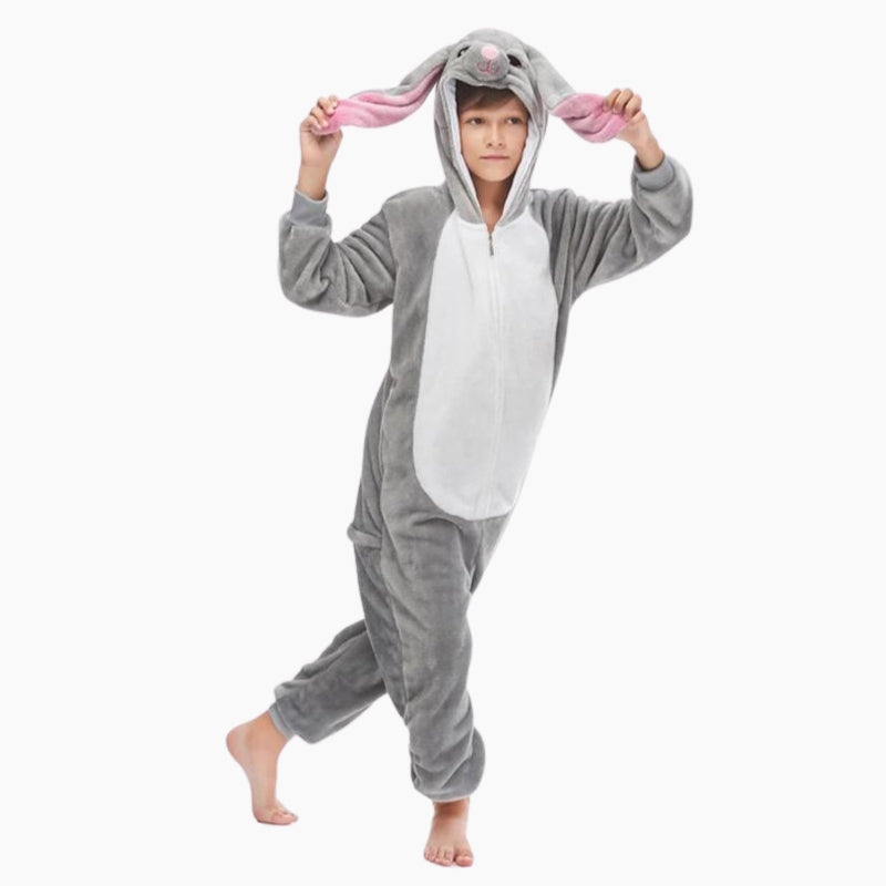 Enfant portant un surpyjama lapin en polaire douce