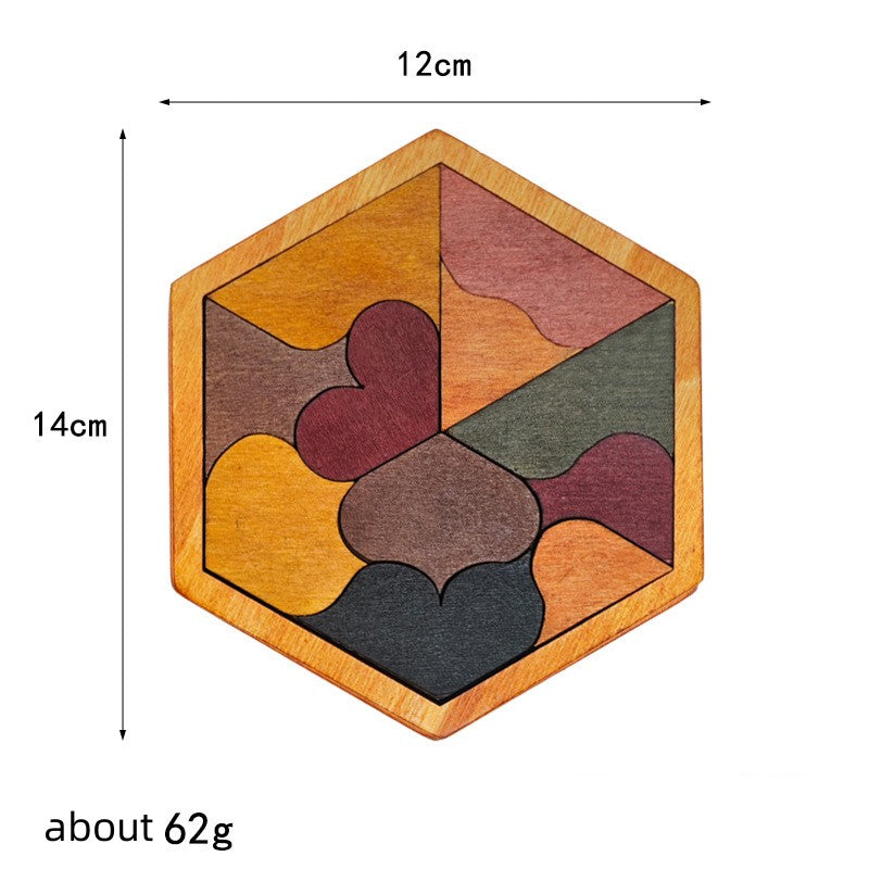 Tangram en bois avec motif de pique et cœur
