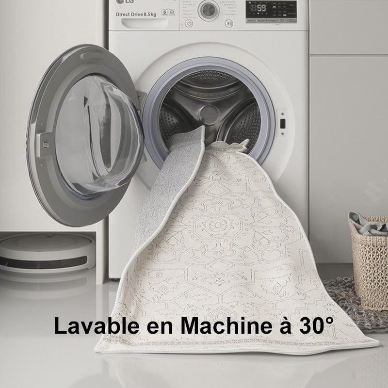 Gros plan sur les coutures renforcées du tapis anti-tache