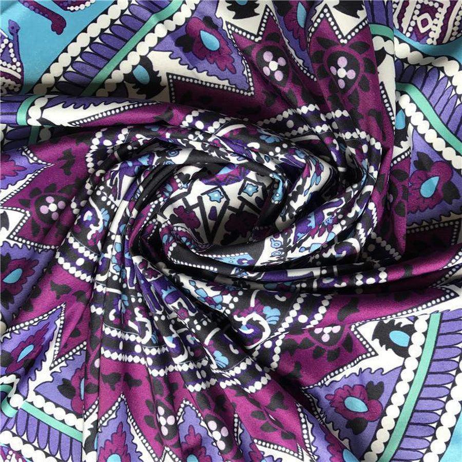 Détail du motif central mandala sur fond polyester