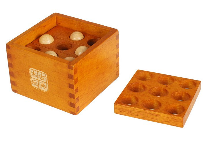 Pièces du casse-tête en bois prêtes à assembler