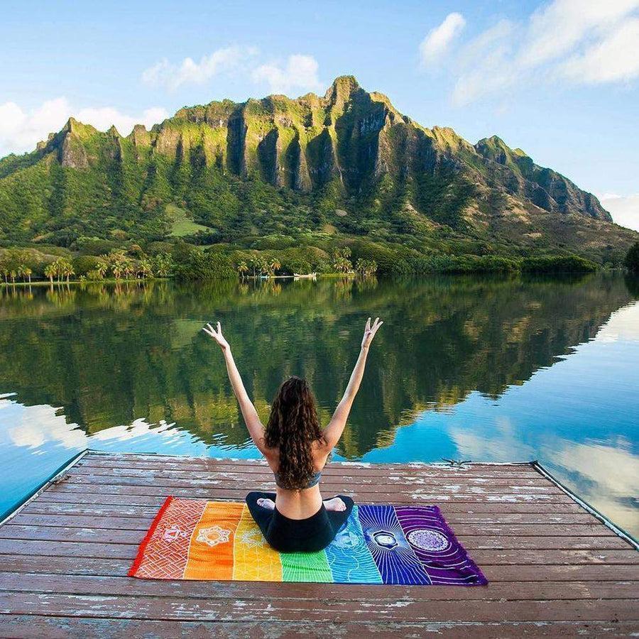 Toile des chakras utilisée comme tapis de méditation