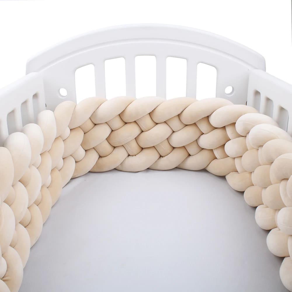 Tresse de lit beige offrant protection et élégance