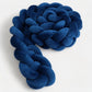 Tresse de lit bleu en coton doux vue de côté