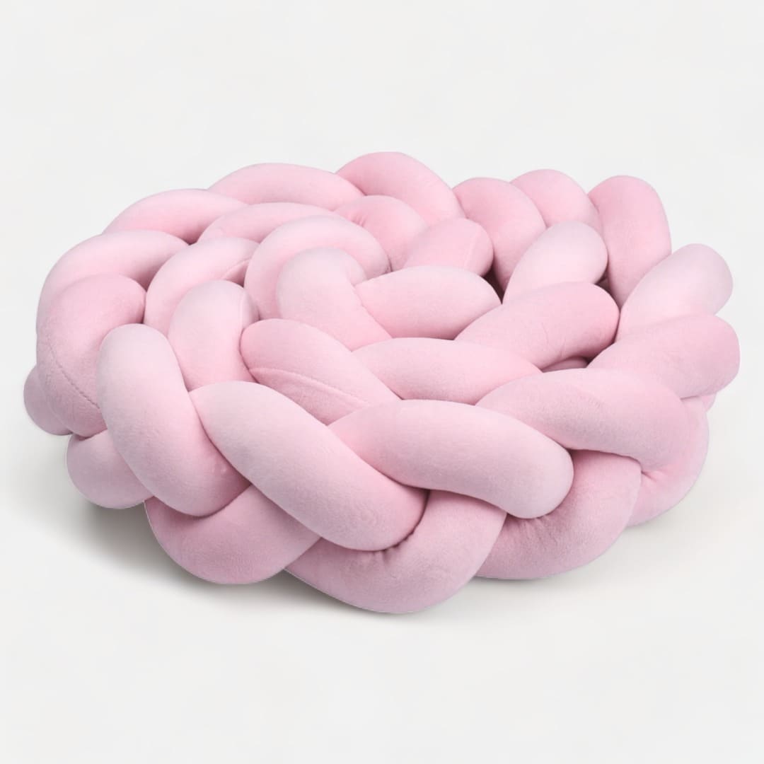 Vue d'ensemble de la tresse rose dans une chambre bébé