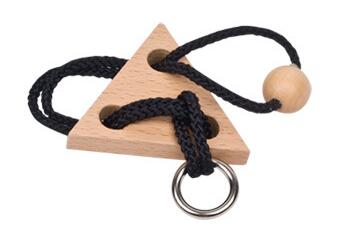 Casse-tête en bois avec corde complexe et triangle central