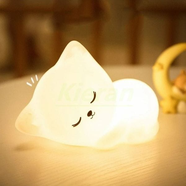 Veilleuse chat en silicone doux sur fond blanc