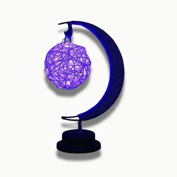 Boule lumineuse en rotin avec éclairage bleu apaisant