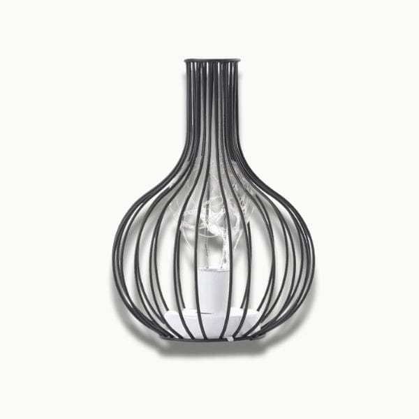 Lumière douce diffusée par une veilleuse au design épuré