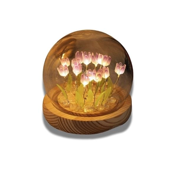 Veilleuse tulipe violette dans un dôme en verre élégant