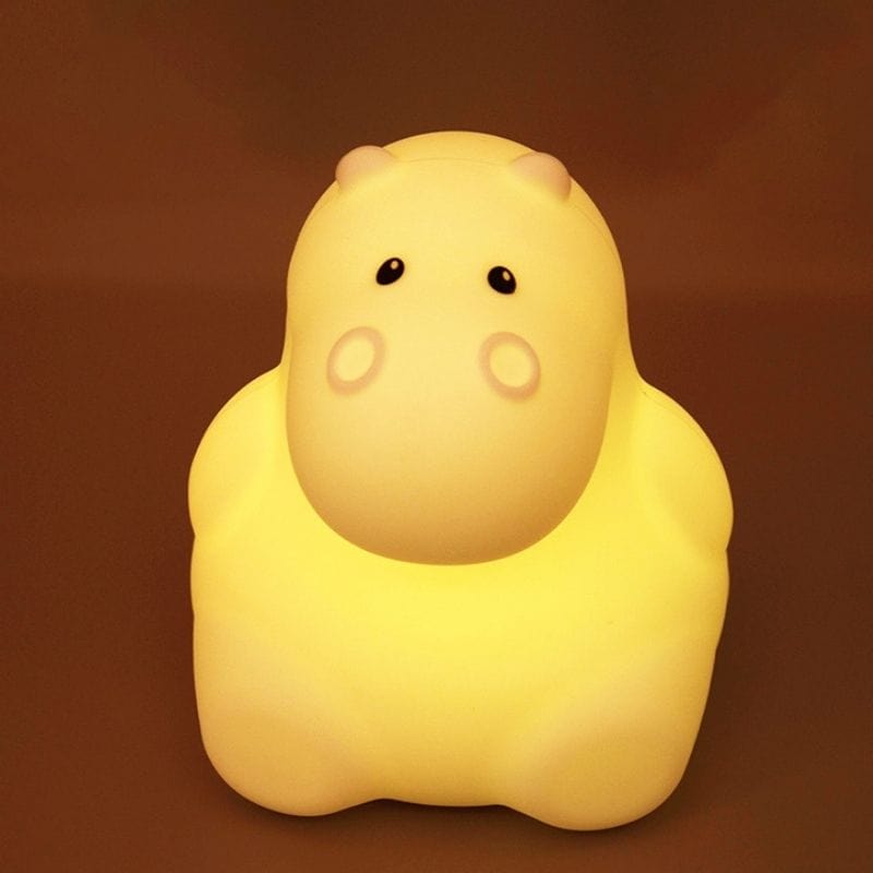 Vue latérale de la veilleuse hippopotame avec lumière douce