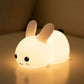 Veilleuse LED lapin avec lumière douce allumée