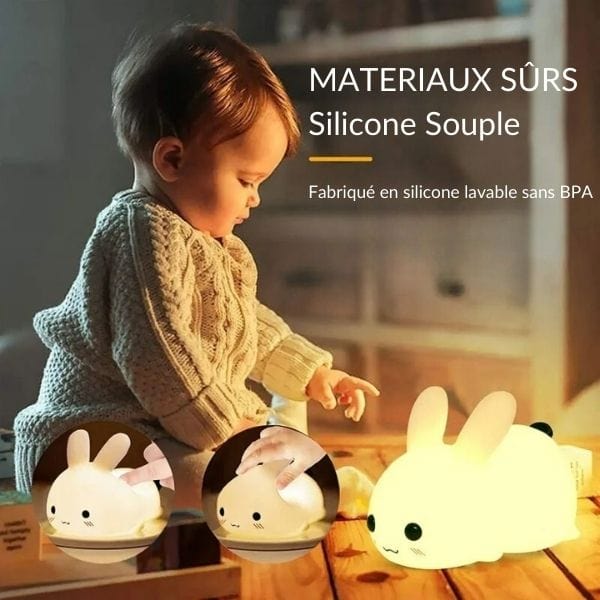 Veilleuse lapin LED posée sur une table de chevet