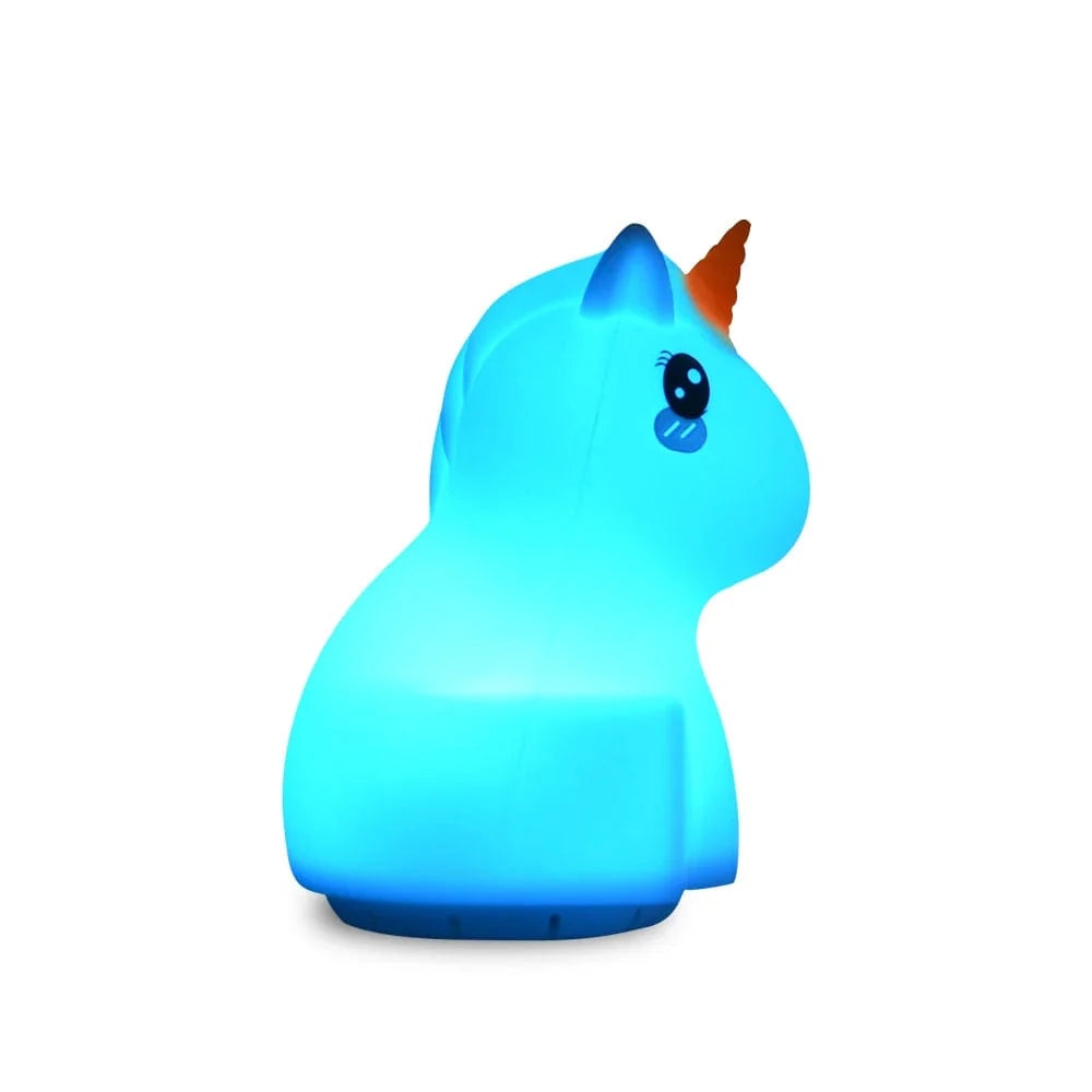 Gros plan sur la veilleuse licorne avec couleurs changeantes