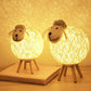 Veilleuse mouton tissé avec lumière LED douce allumée