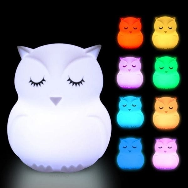 Gros plan sur la veilleuse hibou avec lumière douce