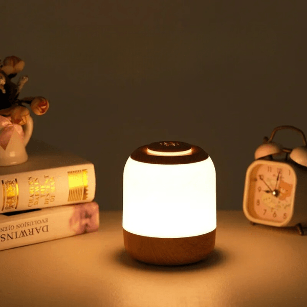 Veilleuse LED allumée avec lumière chaude