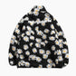 Vue de profil de la veste à motifs floraux en Pilou Pilou