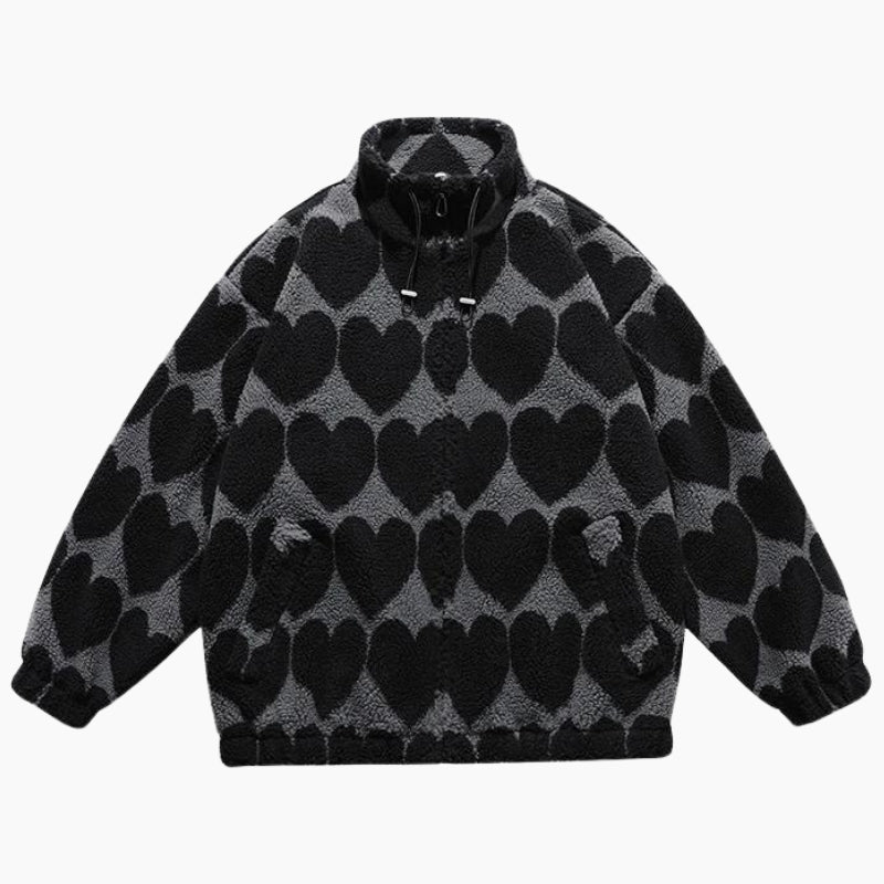 Vue de face d'une veste polaire à motifs cœurs