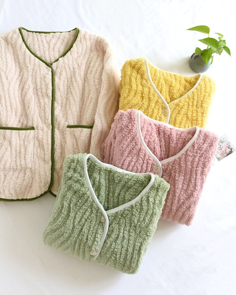 Veste pyjama jaune en polaire avec boutons et poches