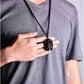 Pendentif Bouddha en obsidienne, détails de la sculpture